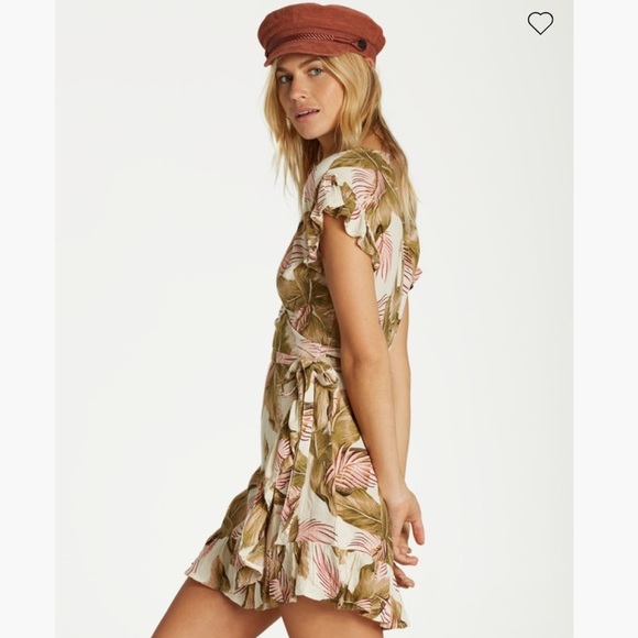 Billabong Dresses & Skirts - 🌺HP! NWT Billabong Wrap and Roll Mini Dress